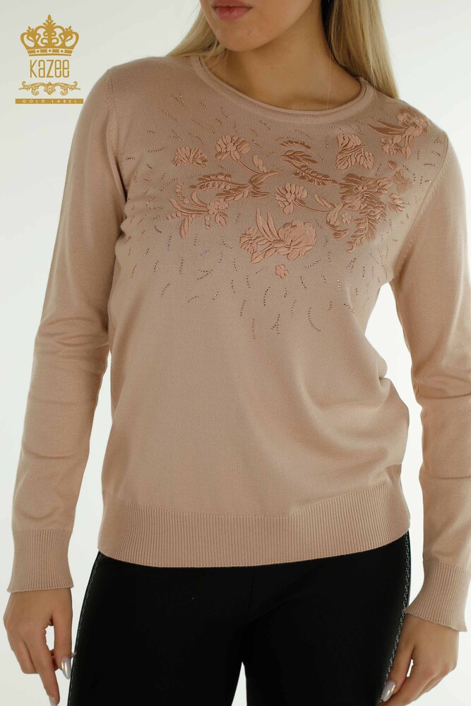 Großhandel Damen-Strickpullover - Blumen Stickerei - Puder - 16849 | KAZEE - 2