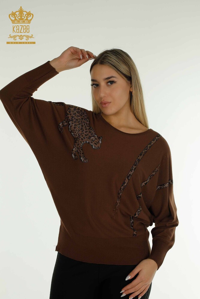 Großhandel Damen-Strickpullover - Leopard Stein bestickt - Braun - 30633 | KAZEE - 1