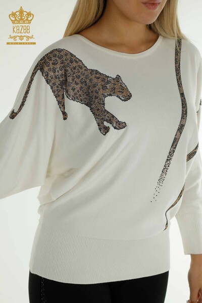 Großhandel Damen-Strickpullover - Leopard Stein bestickt - Ecru - 30633 | KAZEE - Thumbnail (2)