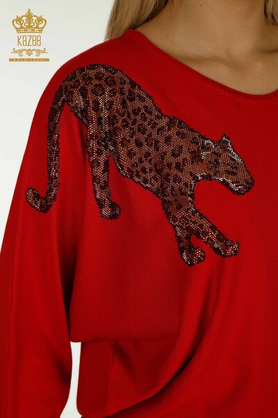 Großhandel Damen-Strickpullover - Leopard Stein bestickt - Rot - 30633 | KAZEE - 5