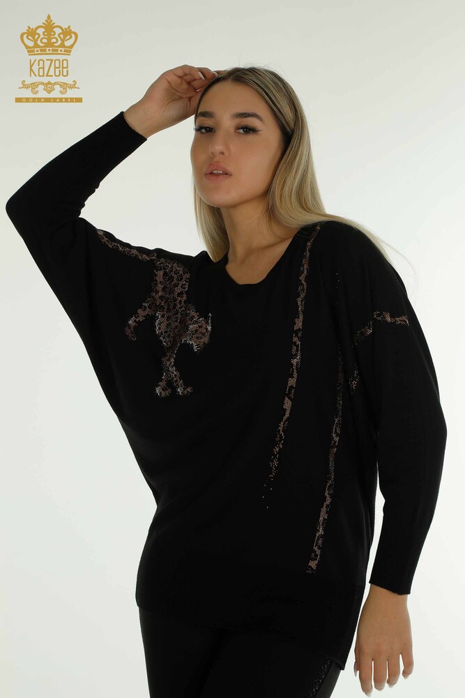 Großhandel Damen-Strickpullover - Leopard Stein bestickt - Schwarz - 30633 | KAZEE - 1