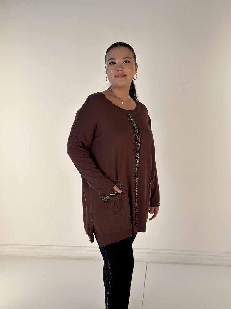 Großhandel Damen-Strickpullover mit Taschendetail, Steinstickerei, Leopardenmuster, Rundhalsausschnitt, Braun – 30621 | KAZEE - 3