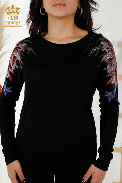 Großhandel Damen Pullover - Blumenstickerei auf der Schulter - Schwarz - 30188 | KAZEE - 2