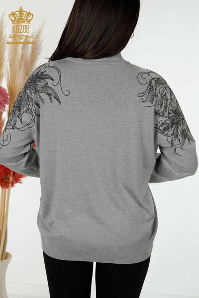 Großhandel Damen Pullover Schulter Blume Detail Grau-16597 / KAZEE - 7