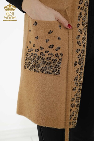 Großhandel Damenweste Leopard Stone Embroidered Camel - 30245 | KAZEE - 4