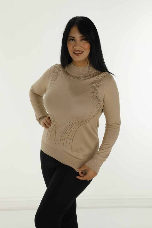 Langärmliger Strickpullover mit hohem Kragen und Steindetail, Beige – 30690 | KAZEE