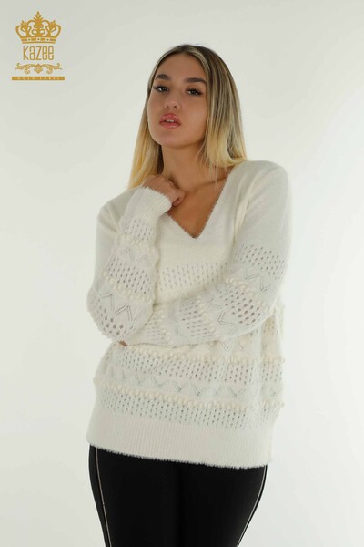 Hurtownia swetrów damskich z dzianiny - Angora - V Neck - Ecru - 30697 | KAZEE 