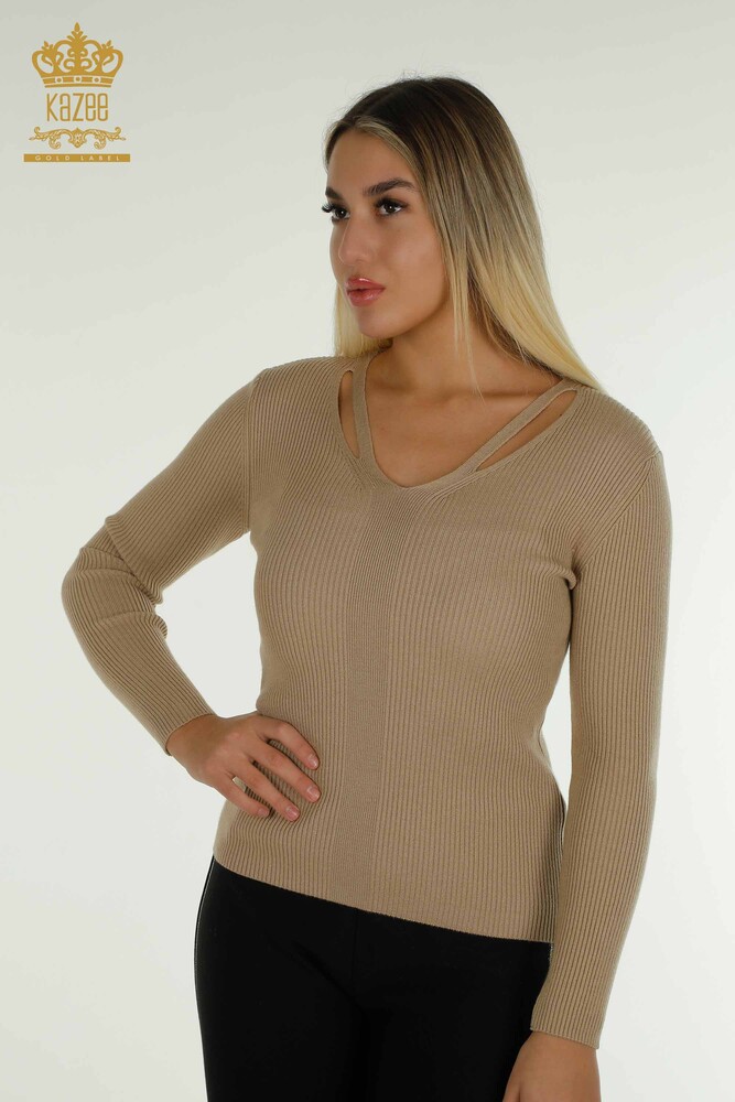 All'ingrosso Maglione di maglieria da donna - Colletto dettagliato - Beige - 30392 | KAZEE - 1