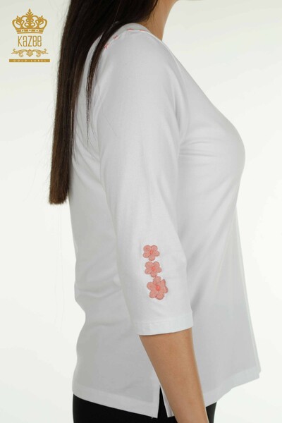 Venta al por mayor Blusa de Mujer con Bordado de Flores Blanco - 79466 | KAZEE - 6