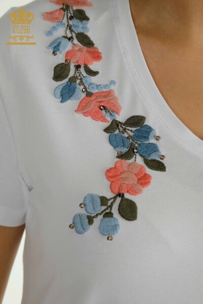 Venta al por mayor Blusa de Mujer Colorida Flor Bordada Blanca - 79455 | KAZEE - 3