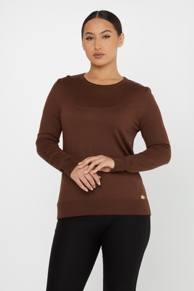 Sweter z dzianiny Basic z okrągłym dekoltem brązowy - 30899 | KAZEE (zestaw 4 sztuk L-XL-2XL-3XL) - 1