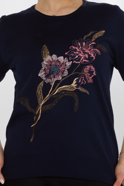 Sweter dzianinowy z haftem kwiatowym w kolorze granatowym - 31725 | KAZEE (Zestaw 3 sztuk L-XL-2XL) - 3