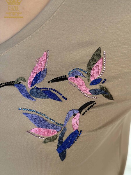 Toptan Kadın Bluz Renkli Kuş Desenli Bej - 79522 | KAZEE - Thumbnail (2)