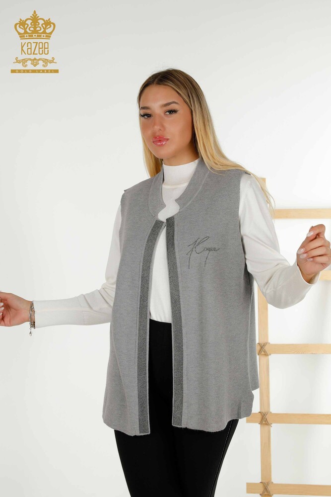 Gilet court pour femmes en gros pierre brodée gris - 30409 | KAZEE - 1