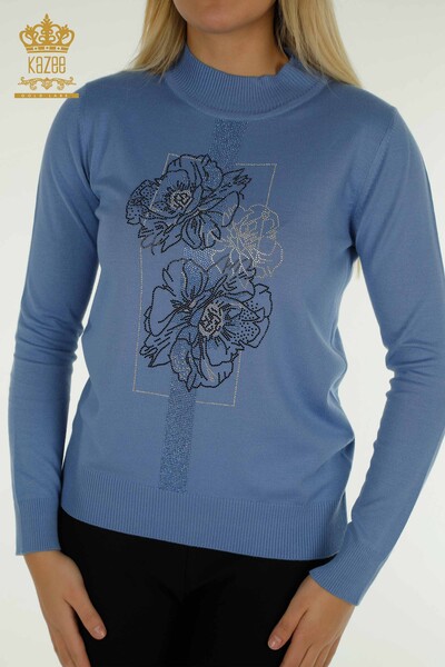 Pull en tricot pour femmes en gros bleu avec broderie de fleurs - 30614 | KAZEE - 2