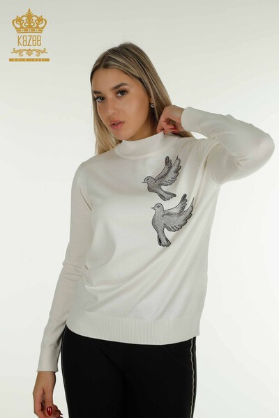 Vente en gros Pull tricot pour femmes - Oiseau brodé - Écru - 30745 | KAZÉE 