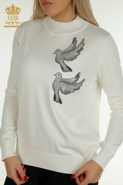 Vente en gros Pull tricot pour femmes - Oiseau brodé - Écru - 30745 | KAZÉE - 2