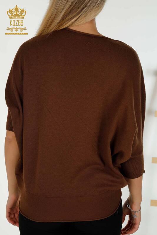 Женский вязаный свитер оптом с каменной вышивкой коричневый - 16799 | КАZEE
